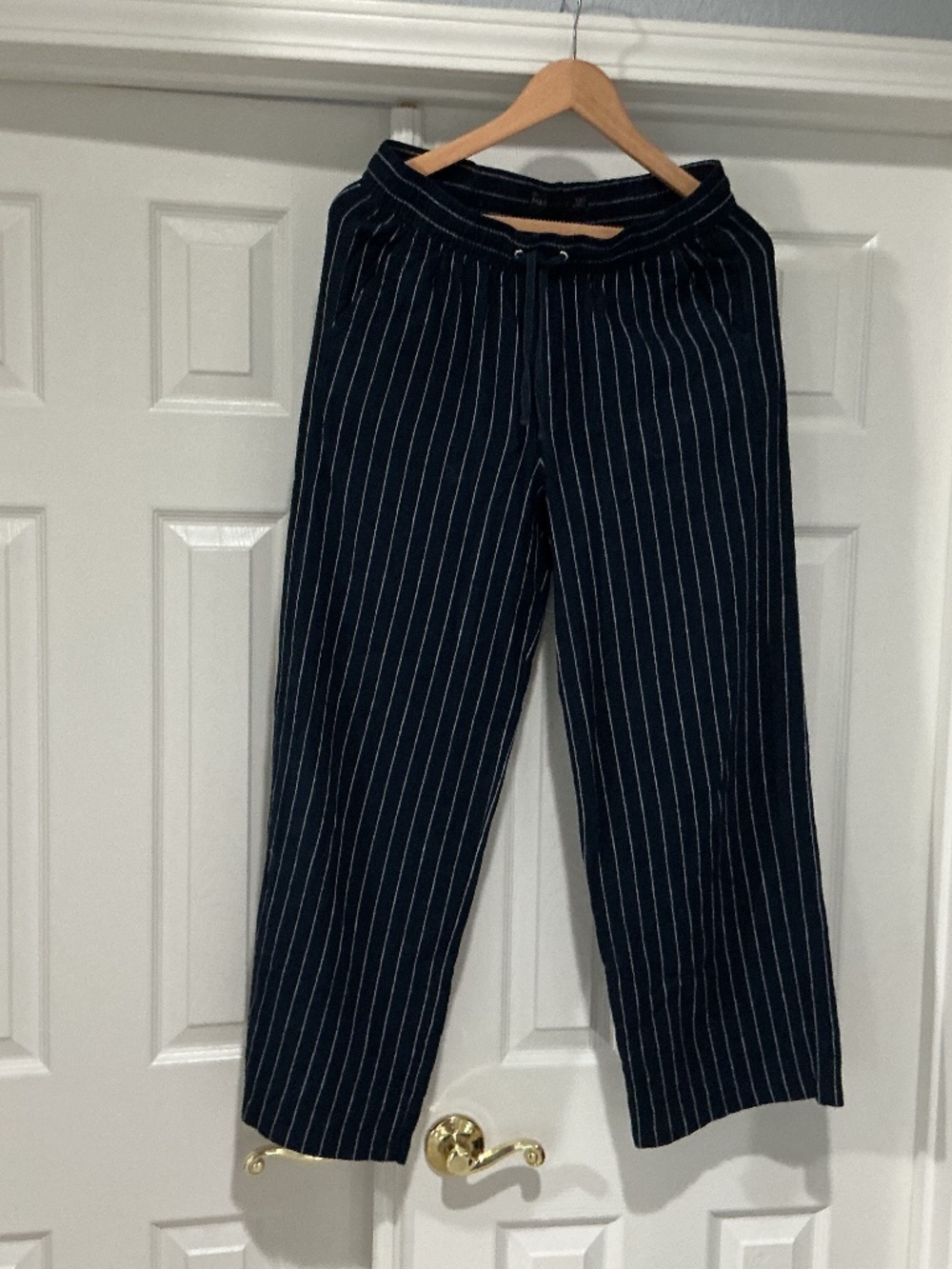 Marks and Spencer women’s striped , wide leg , linen pants  size US 6